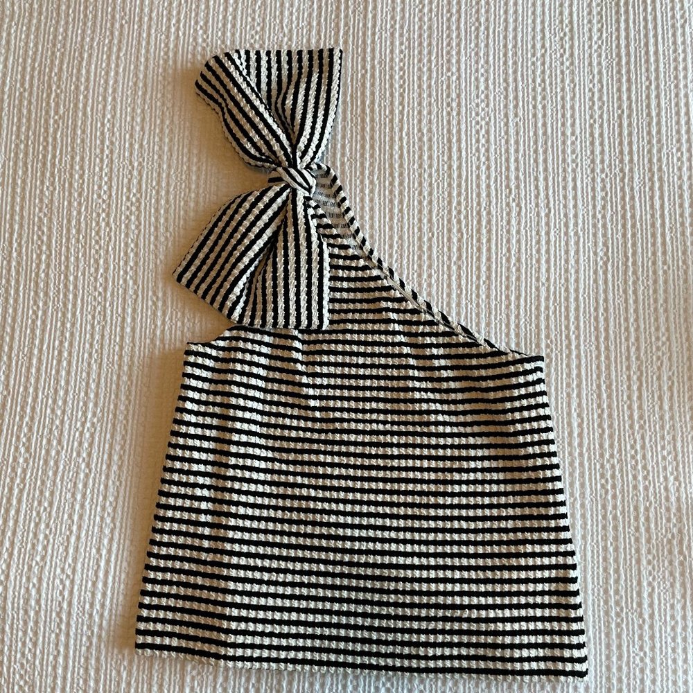 Club Monaco Jumbalaya One Shoulder Bow Top in Black/White